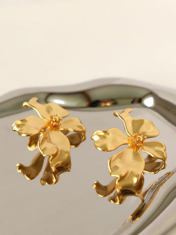 Leonie | Elegante Metallblumen-Ohrringe