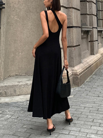 Clara | Rückenfreies Maxikleid mit asymmetrischem Schnitt