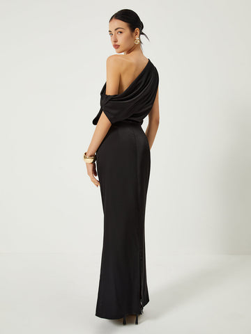Clara | Satin Maxikleid mit schulterfreiem Design und seitlichem Schlitz