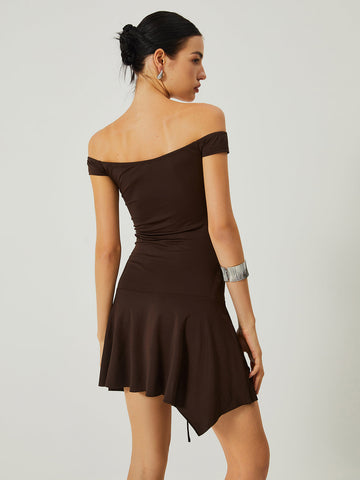 Clara | Verspieltes schulterfreies Kleid mit Rüschensaum