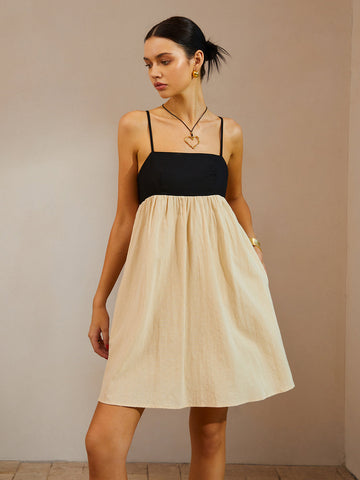 Clara | Rückenfreies Spaghetti-Träger-Kleid mit Farbblockdesign