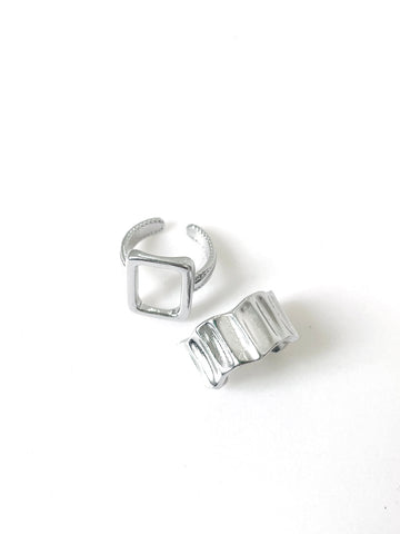 Lena | Geometrischer Silberner Ring mit Rillen
