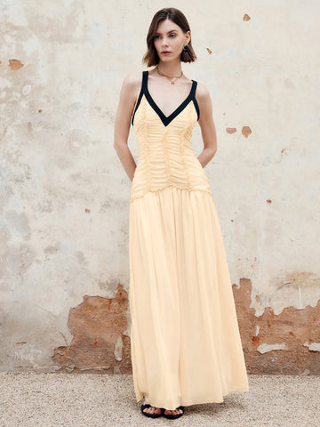 Clara | Faltenmaxikleid mit Kontrastbesatz