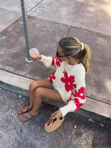 Emilia | Stricktop mit Blumenmotiv