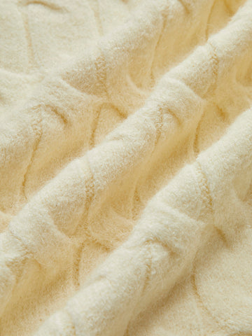 Zopfpullover - Handgestricktes Zopfmuster für authentische Mode