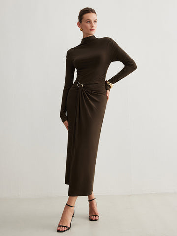 Clara | Unregelmäßiges Metallring-Faltenkleid