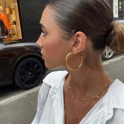 Lisa – Chunky Goldohrringe mit 18K-Goldbeschichtung für einen Strahlenden Look (50mm)