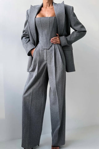 Cristiana | Damen Jacke Winteroutfit - Trendy Halloween Costumes Inspiration