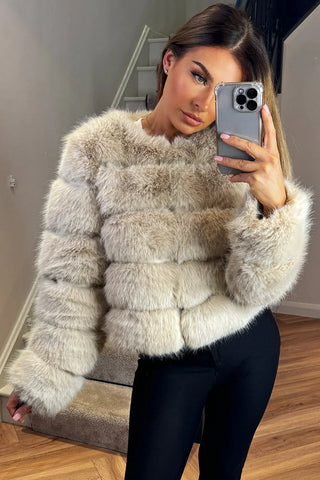 Beaitrice | Stylische Damen Jacke - Trendy Winteroutfit für Female Fashion